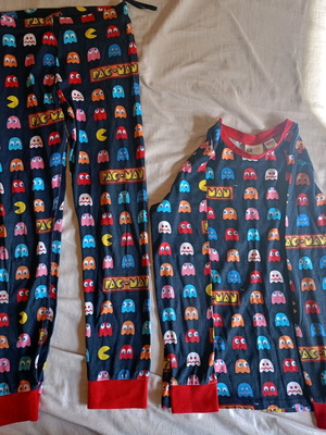 Pac-Man pajamas used, size 134-140, multicolored