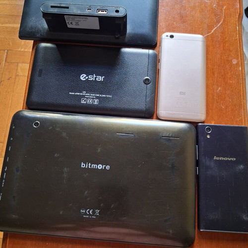 Phones and tablets used, non-functional for spare parts