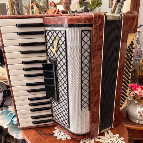 Russian accordion used, decorative, needs service