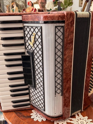 Russian accordion used, decorative, needs service