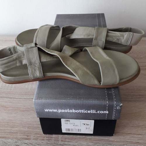 Daniele Gilardo flat sandals like new, green, size 37