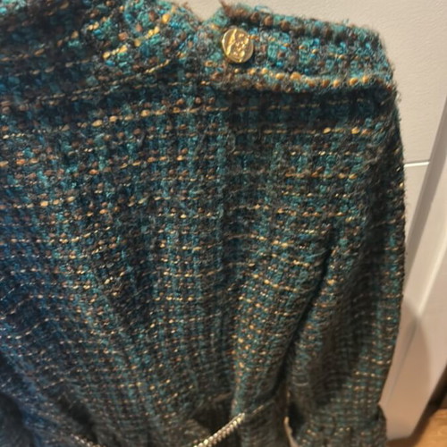Chanel coat like new, bouclé with gold buttons, size S