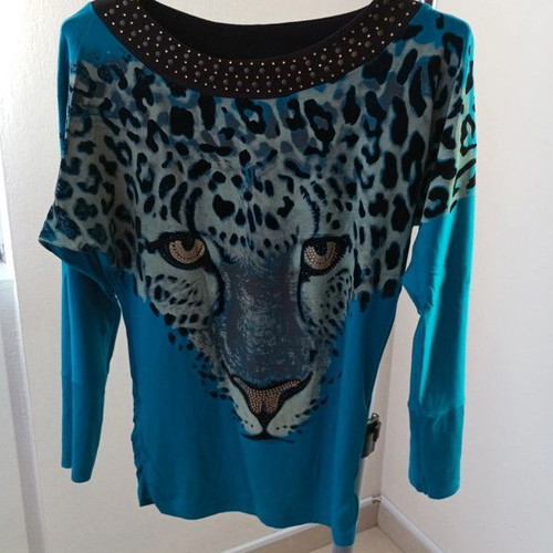 Leopard blouse like new with gold details and brown studs