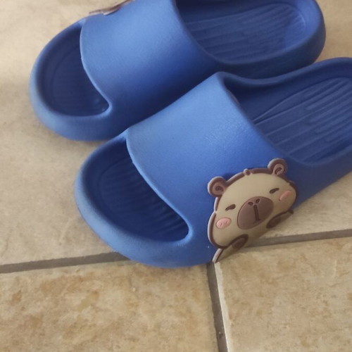 Blue slippers size 30-31 like new
