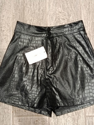 Leather Crocodile High-Waisted Shorts Shein like new, XS, black