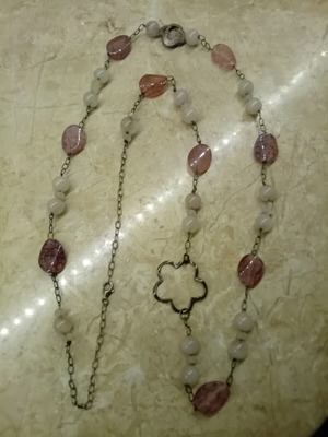 Long necklace with pink and beige stones, adjustable length