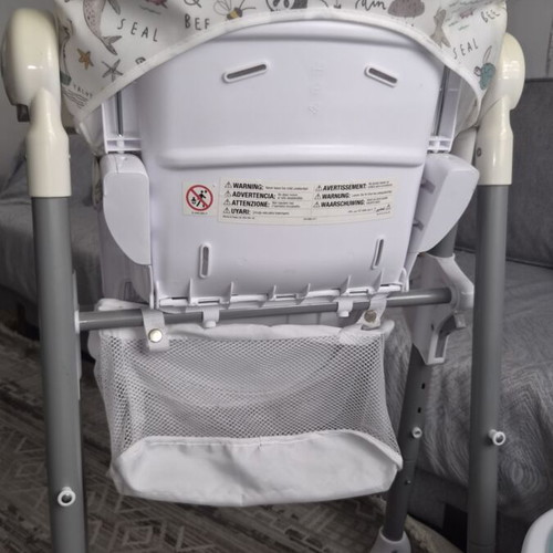 Mamas and Papas Snax highchair used with adjustable levels and foldable design