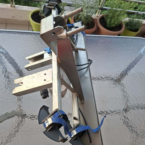 Twinny Load Bike Rack for Tow Bar like new, metal, with lights