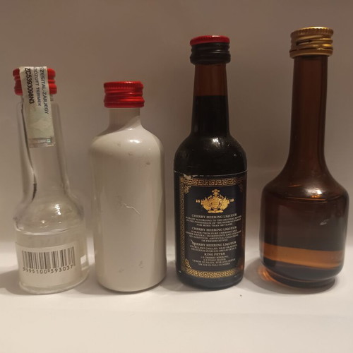 Miniature liqueur bottles, pack of 7, assorted origins