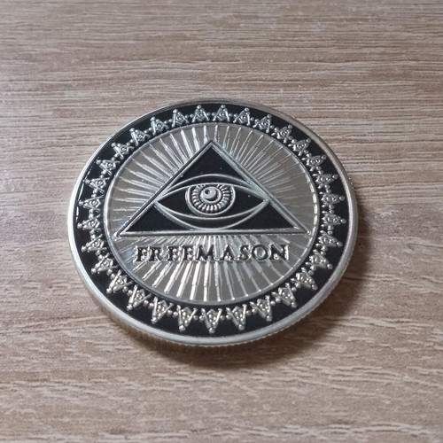 Freemason Illuminati token like new with protective capsule