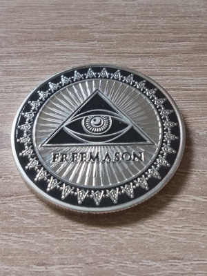 Freemason Illuminati token like new with protective capsule