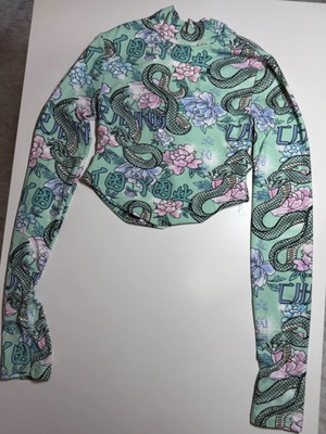 Μπλούζα crop Bershka καινούργια με σχέδιο και ανοιχτή πλάτη πολύχρωμη