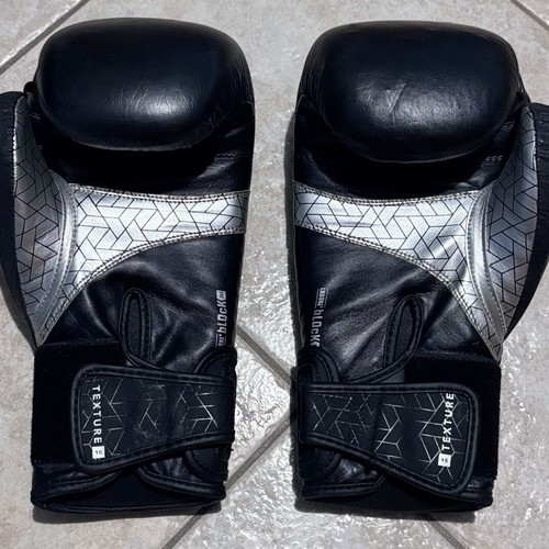 Leone 1947 16oz Texture Block boxing gloves refurbished, black