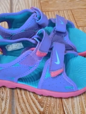 Πέδιλα Nike καινούρια Νο 25 για κορίτσι