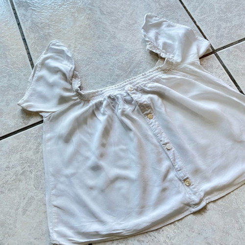 Short white blouse size M excellent condition