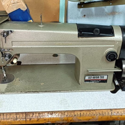 Professional sewing machine used, semi-automatic stitching