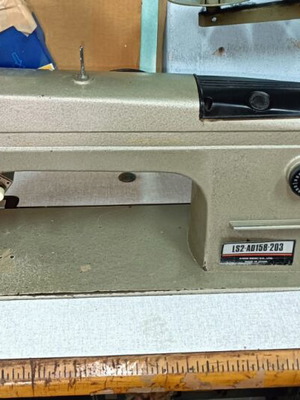 Professional sewing machine used, semi-automatic stitching