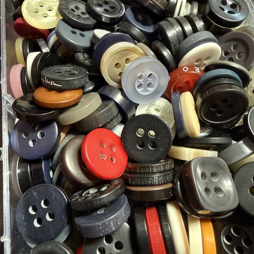 Buttons small, like new, set of 3 boxes