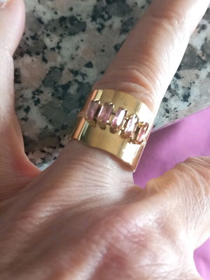 Faux adjustable ring like new