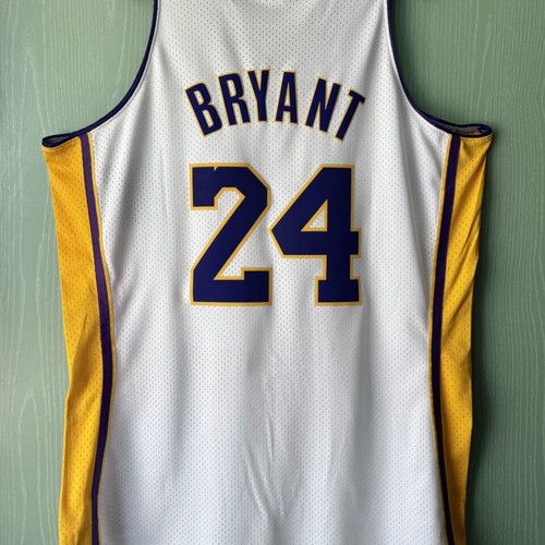 Kobe Bryant Jersey Los Angeles Lakers size 2XL like new