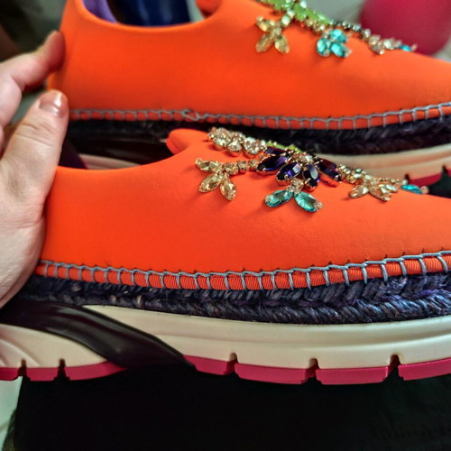 Athletic shoes like new, size 38-39, multicolor orange