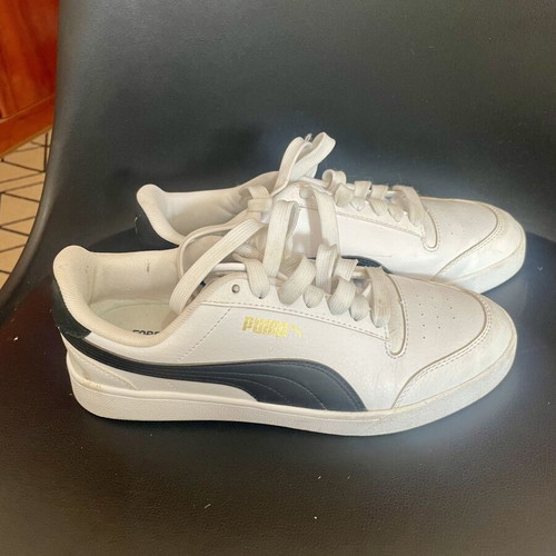 Puma Shuffle Leather Sneakers like new, white with black stripe and gold logo