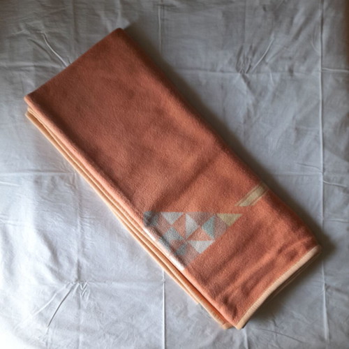Single blanket used, suitable for single or small double bed