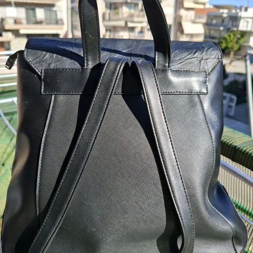 Elizabeth George women's leather backpack like new, black and gray