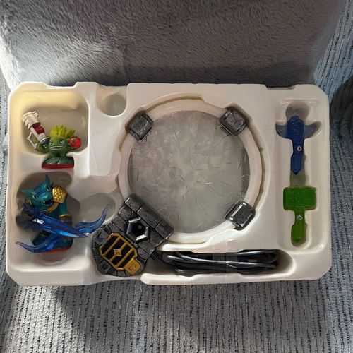 Skylanders Trap Team Starter Bundle Wii U complete, like new