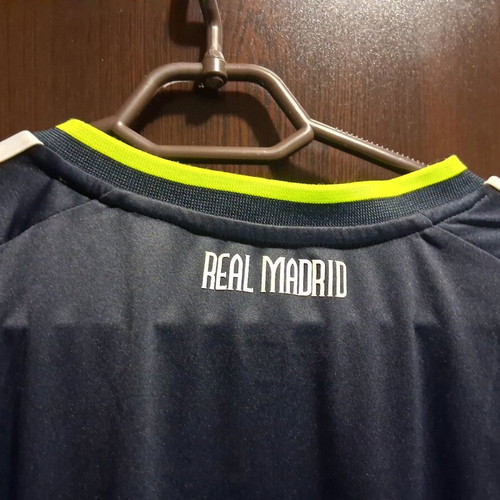 Real Madrid Away Jersey like new, size Medium