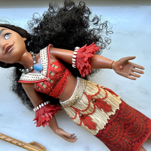 Disney Store Moana Singing Doll 12” like new