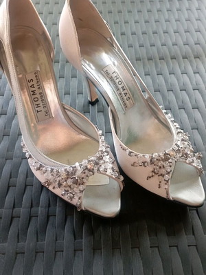 Γόβες peeptoe μεταχειρισμένες με χάντρες, δερμάτινες, μέγεθος 38.5