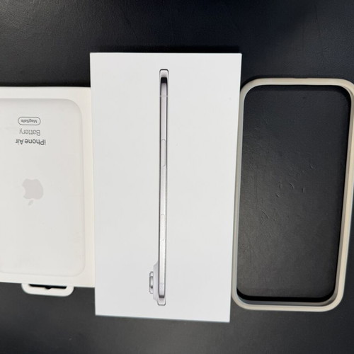 Apple iPhone Air 512GB Cloud White like new with original accessories