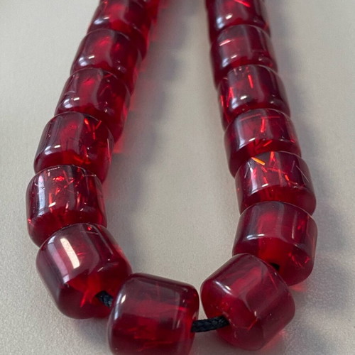 Collectible worry beads with red transparent beads 29.5 cm like new