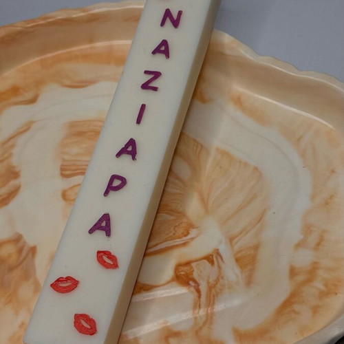 NAZIAPA Candle with Lilac Scent and Handmade Decoration