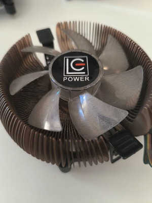 LC-Power CPU cooler with copper fins and 4-pin PWM fan