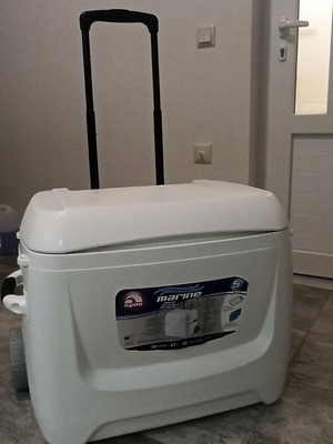 Igloo Marine Ultra φορητό ψυγείο 47 λίτρων σαν καινούργιο