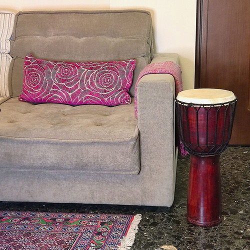 Handmade Djembe drum from Indonesia like new, solid wood 57cm