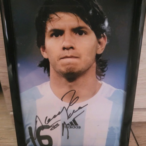 Kun Aguero authentic autograph new