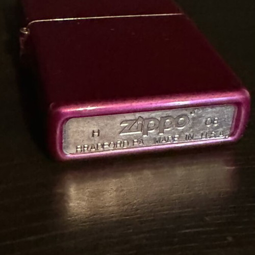 Zippo Burgundy Red lighter USA 2008 like new