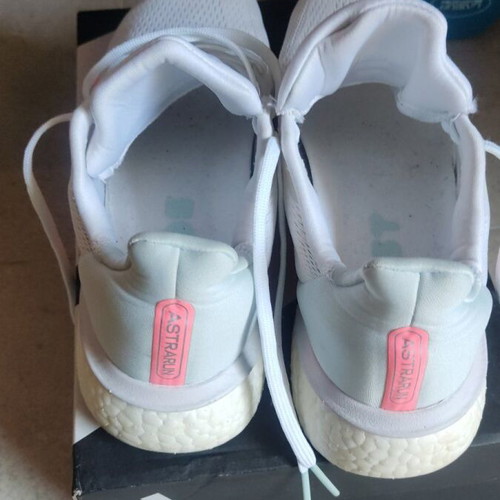 Adidas Astrarun women's sneakers size 40 like new, white
