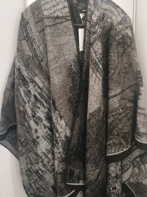 Funky Buddha women's cape new, one size, black and gray