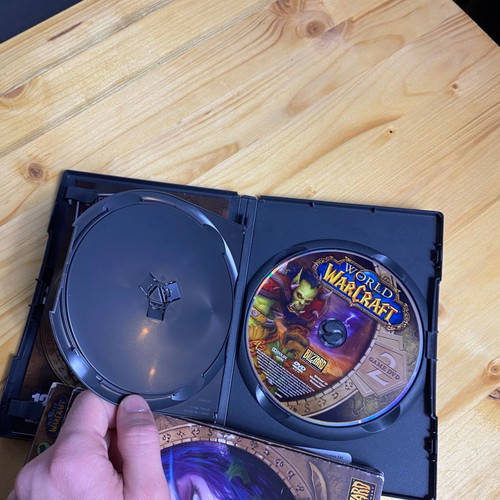World of Warcraft DVD used with English manual