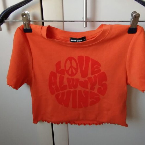 Orange crop top t-shirt size XS like new