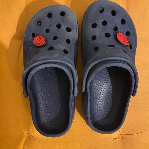 Crocs sandals for boys size 29 used, blue with pins