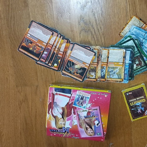 Gormiti and Hannah Montana cards used