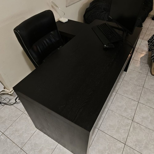 Desk with adjustable corner like new