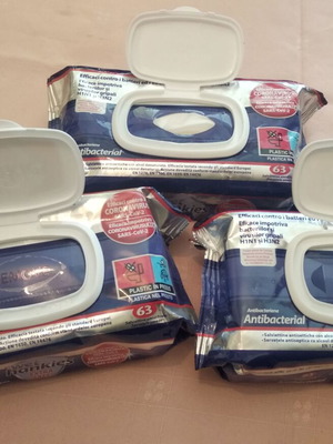 Wet Hankies antiseptic wipes like new, pack of 3