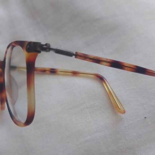 Vintage eyeglass frame unisex, like new, brown tortoiseshell