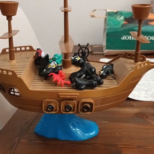 Pirate Balance Ship game like new
